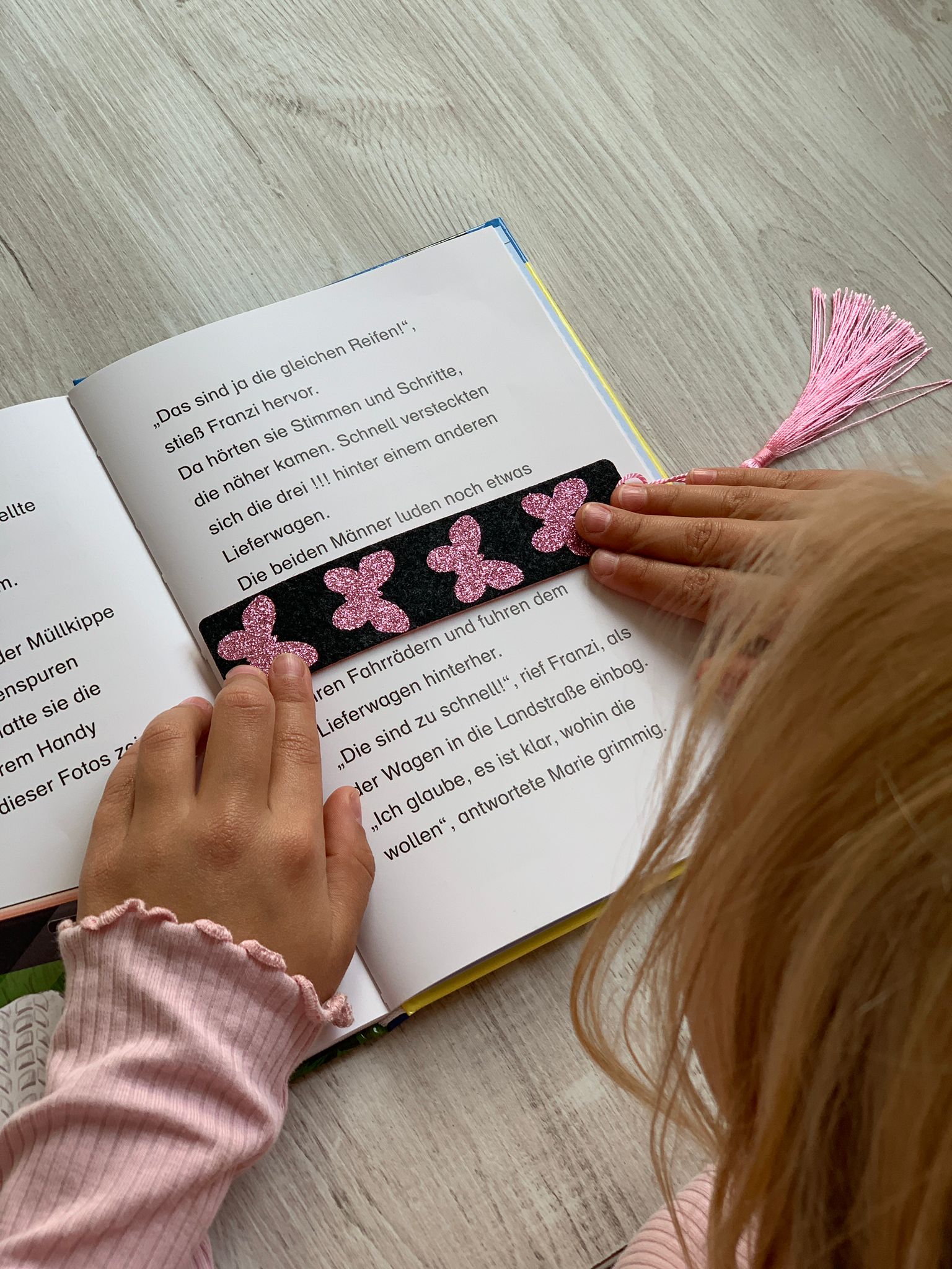 Lesezeichen Schmetterling Zweifarbiger Filz| Personalisierbar| Geschenk| Schulanfang| Besonders| Lesen| Bücher| Schule| Lesehilfe| Lernen